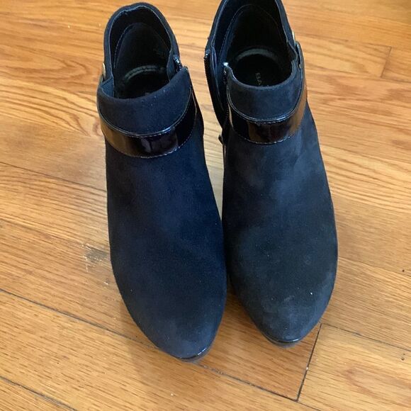 GUC Bandolino black booties! Size 5.5 - Picture 1 of 5